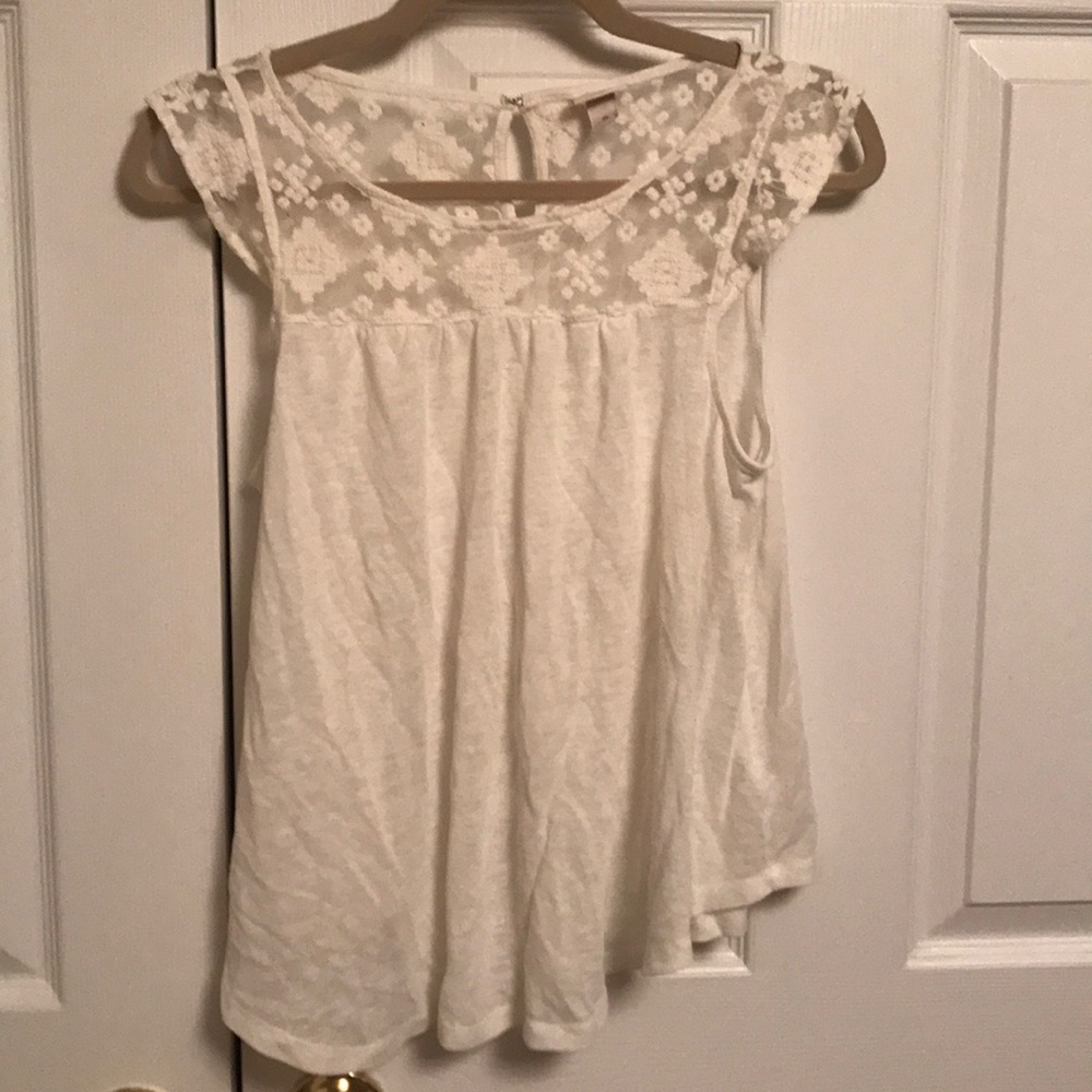 white top with lace